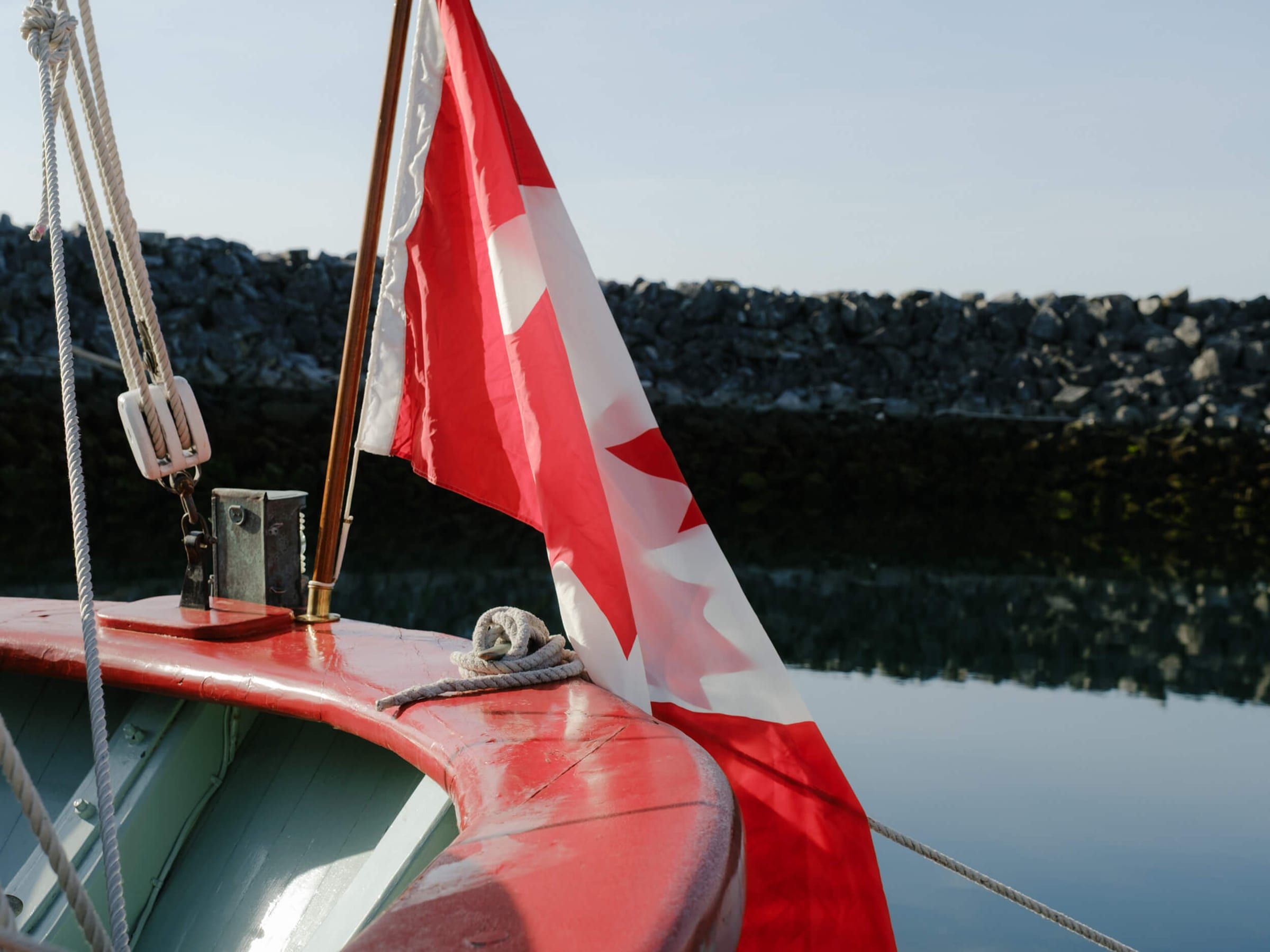 A BC Sailboat Wedding Aboard the Providence: Light, Ease, and Ocean Air